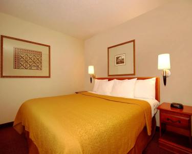 Rodeway Inn & Suites South of Fiesta Park - 24