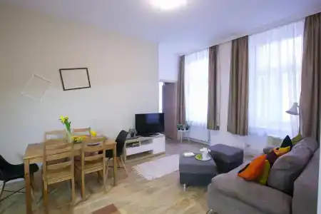 Friends Hostel & - 68