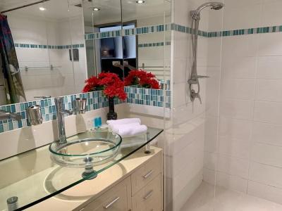 Outrigger Burleigh - 119