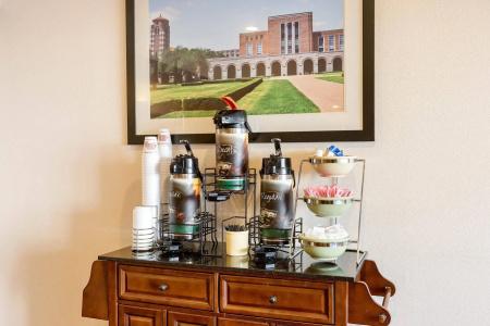 Quality Inn & Suites West Chase - 23