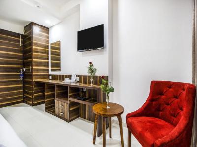 FabSapphire Inn - 5