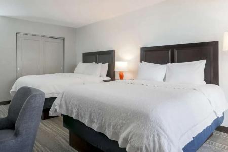 Hampton Inn - 123
