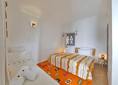 Riad Amya - 22
