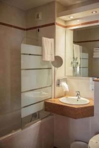 Kyriad Nîmes Ouest A9 - 56