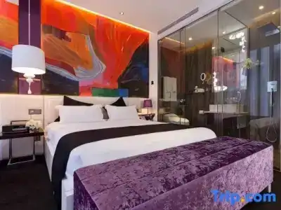 Signature Boutique - 110