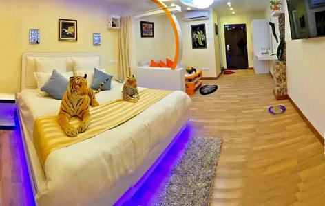 Royal Penguin Boutique & Spa - 87