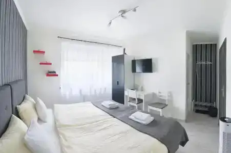 7th Room - 24