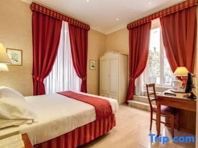 Roman Terrace - 32