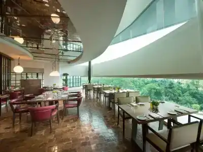 Hilton - 14
