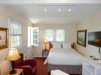 Briarwood Inn - 112