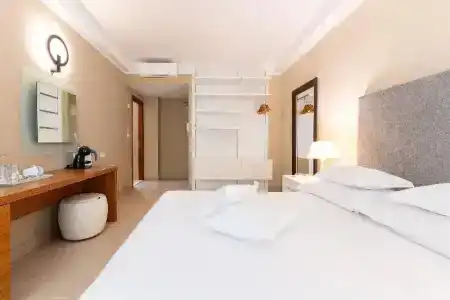 The Residence - 74