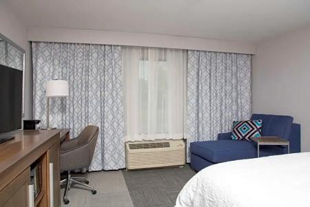 Hampton Inn and Suites - 62