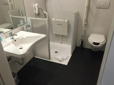 Holiday Inn Genoa City, An Ihg - 81