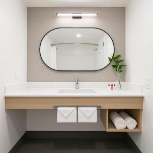 Ramada by Wyndham Los Angeles/Downtown West - 39