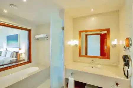 Radisson Blu Resort, Fujairah - 35