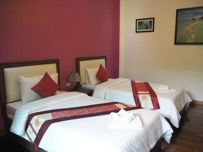 Dusit Phuphaya - 9