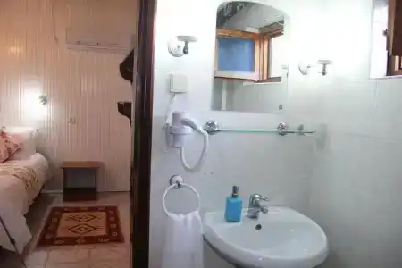Esralina Pension - 51