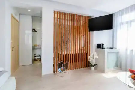 Diamond Luxury Suites - 45