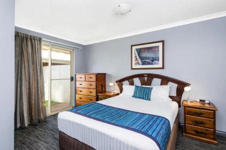 Quest Yelverton - 32