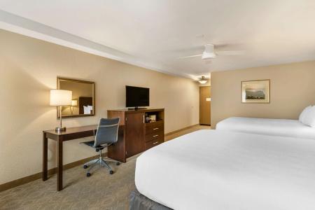 Best Western Plus Inn - 46