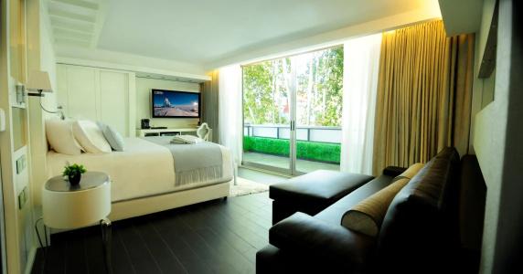 1828 Smart Boutique - 4