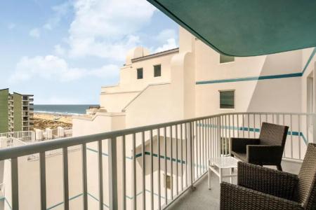DoubleTree by Hilton Ocean City Oceanfront - 52