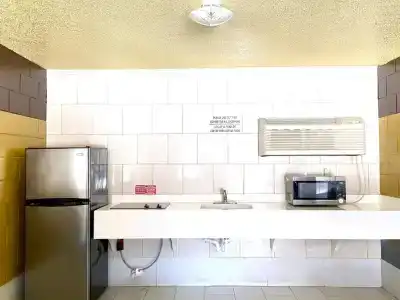 Savannah Inn and Suites - 22