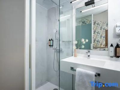 Urban Nest - Suites & - 64