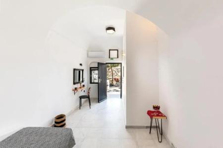 Pearl of Caldera Oia - Boutique by Pearl Collection - 128