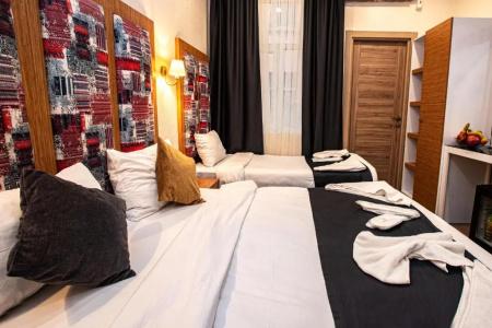 La Pazza Suites - 42