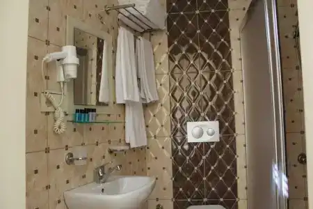 Omega Inn - 6