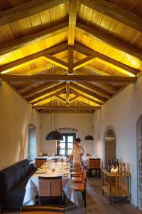 Moni Emvasis Luxury Suites - 25