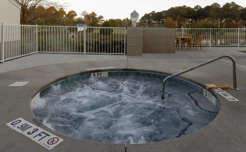 Holiday Inn Express-Broadway at the Beach, an IHG - 11