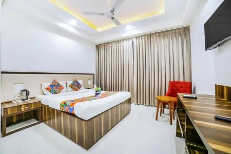 FabSapphire Inn - 28