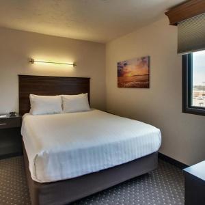 EverSpring Inn & Suites - 28