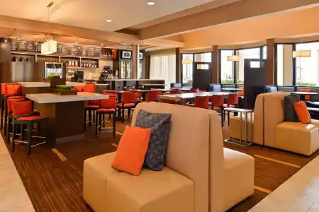 Courtyard by Marriott Dallas Northwest - 25