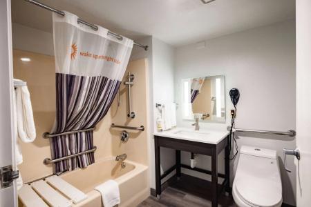 La Quinta Inn by Wyndham Near Busch Gardens - 7