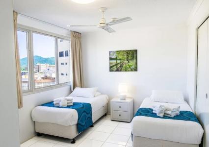 Cairns Aquarius - 117