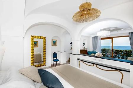 Eden Roc Suites - 204