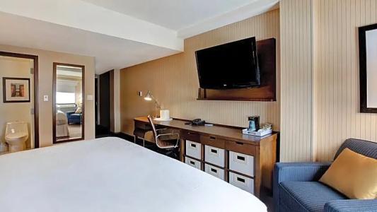 Four Points by Sheraton - 52