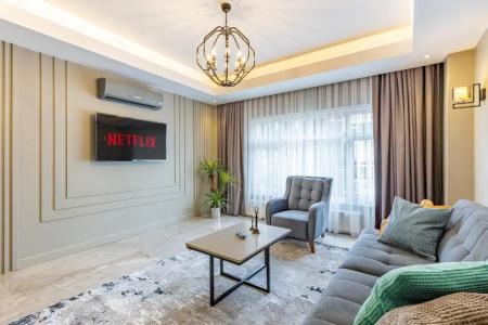 Seraglio & Suites - 125