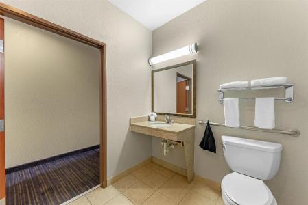 Best Western Plus San Antonio East Inn & Suites - 51