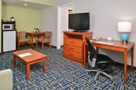 Best Western Plus Holiday Sands Inn & Suites - 96