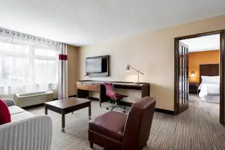 Four Points by Sheraton - 48