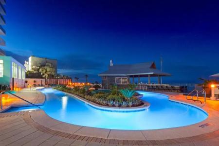 Holiday Inn Express & Suites Beach Beachfront by IHG - 19