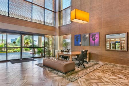 Best Western Plus Thunderbird Suites - 36
