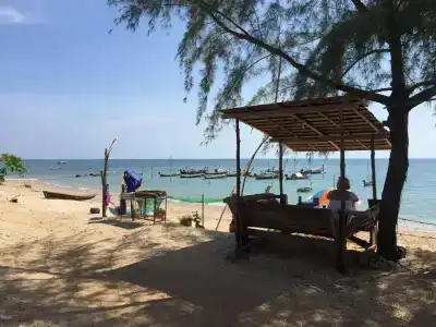 Oyo 1083 Lanta Wild Beach Resort - 10