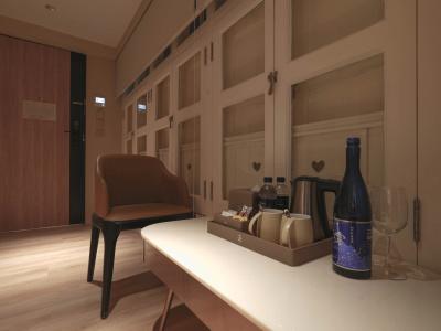 Porcelain By Jl Asia (Sg Clean) - 81