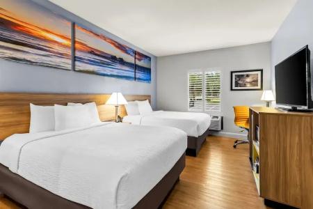 Days Inn & Suites by Wyndham - 82