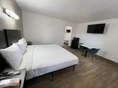 6-Orange, CA - Anaheim - 19
